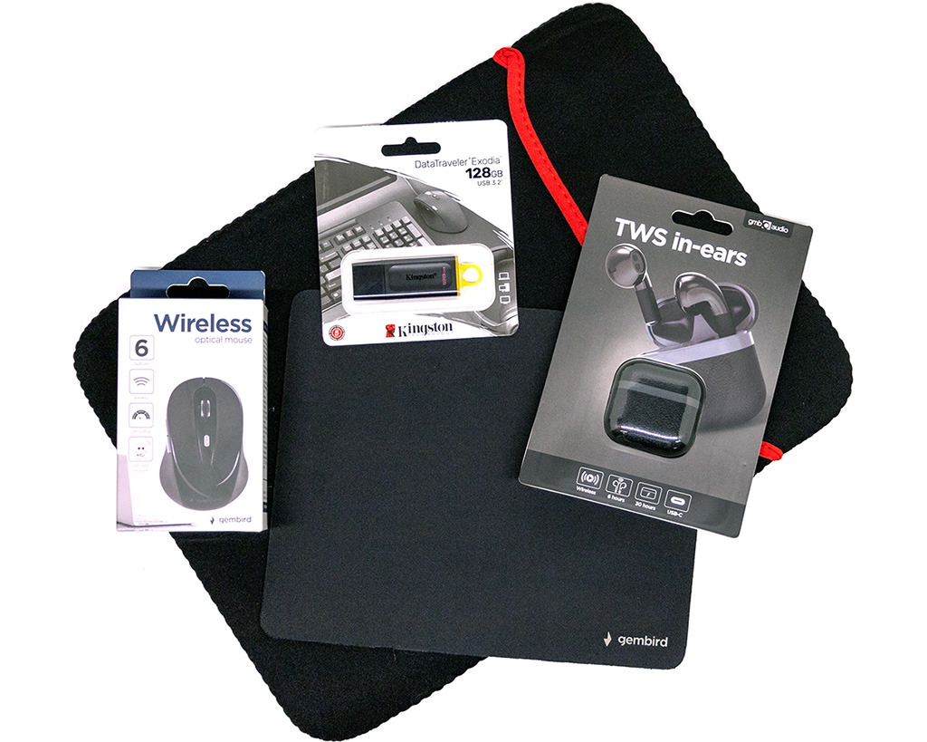 Computerzaak Laptop Accessoire Pakket Muis In Ear Hoofdtelefoon Sleeve Usb Mat Randapparatuur